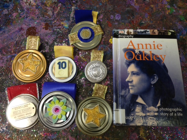 Arriba 101+ imagen annie oakley awards and honors